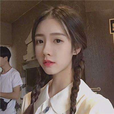 家长违停孩子“开门杀”撞人后逃逸